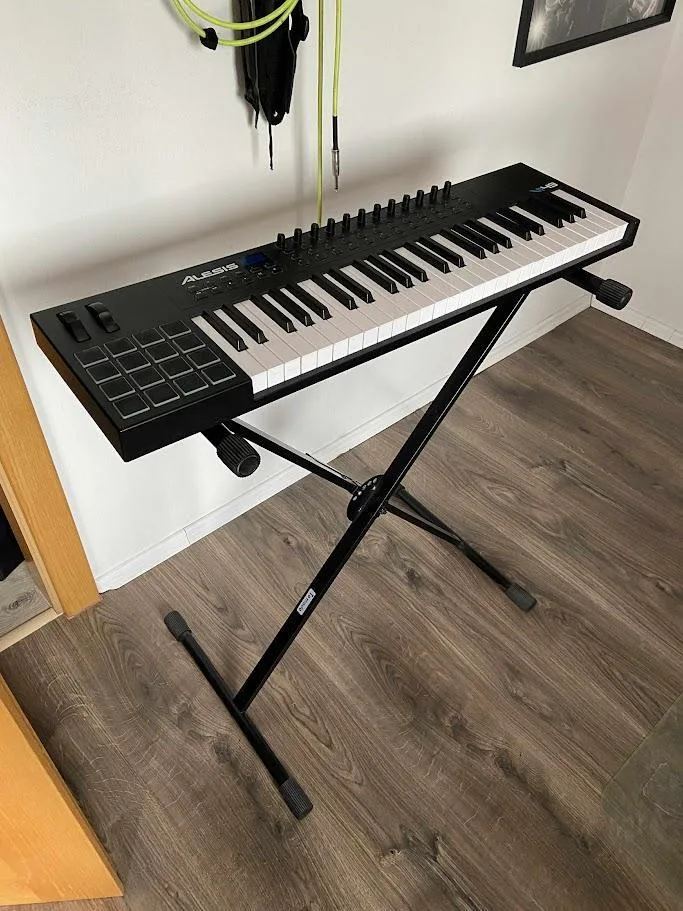 Prodám ALESIS MIDI klávesy