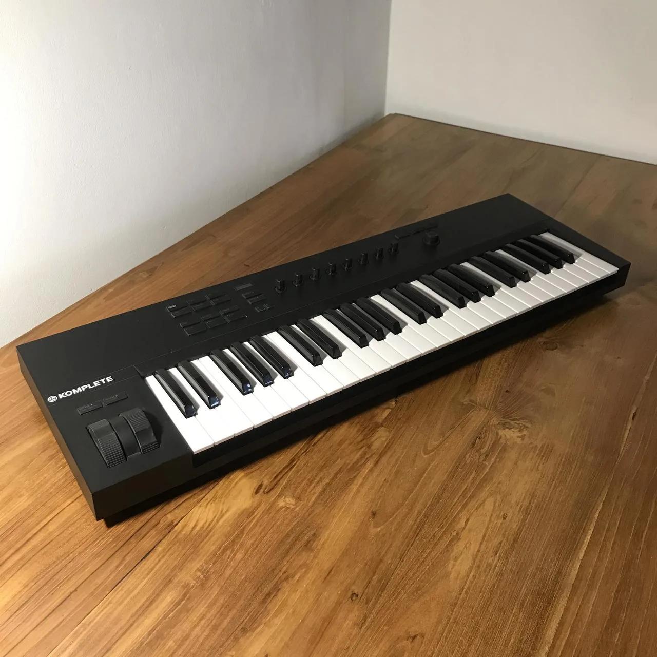 KOMPLETE 12 + KONTROL A49