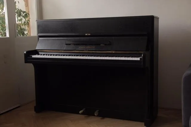 PIANINO - August Förster