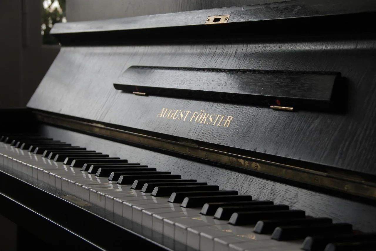 PIANINO - August Förster