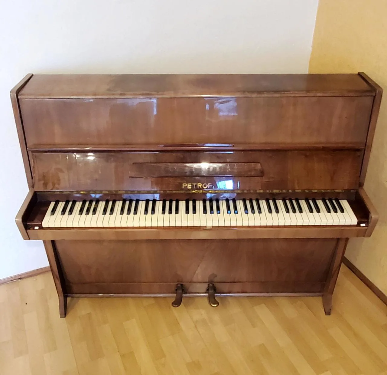 Pianino Petrof