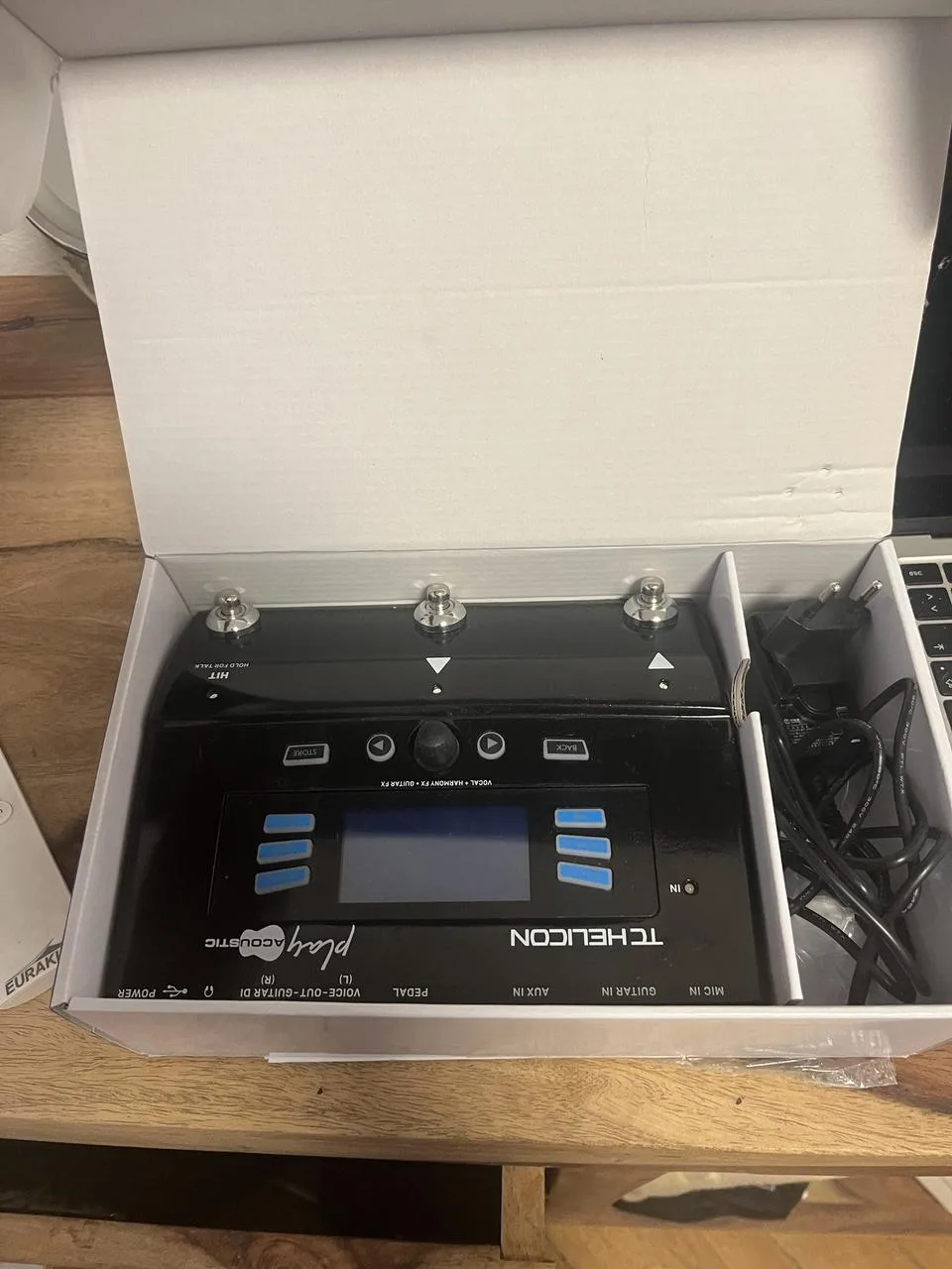 TC HELICON PLAY ACOUSTIC