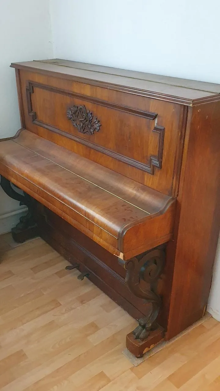 staré pianino za odvoz
