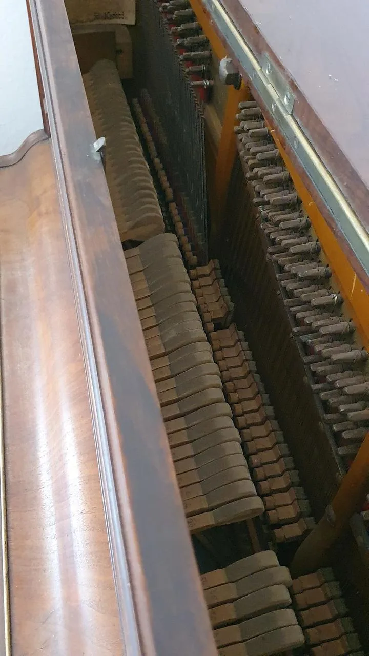 staré pianino za odvoz