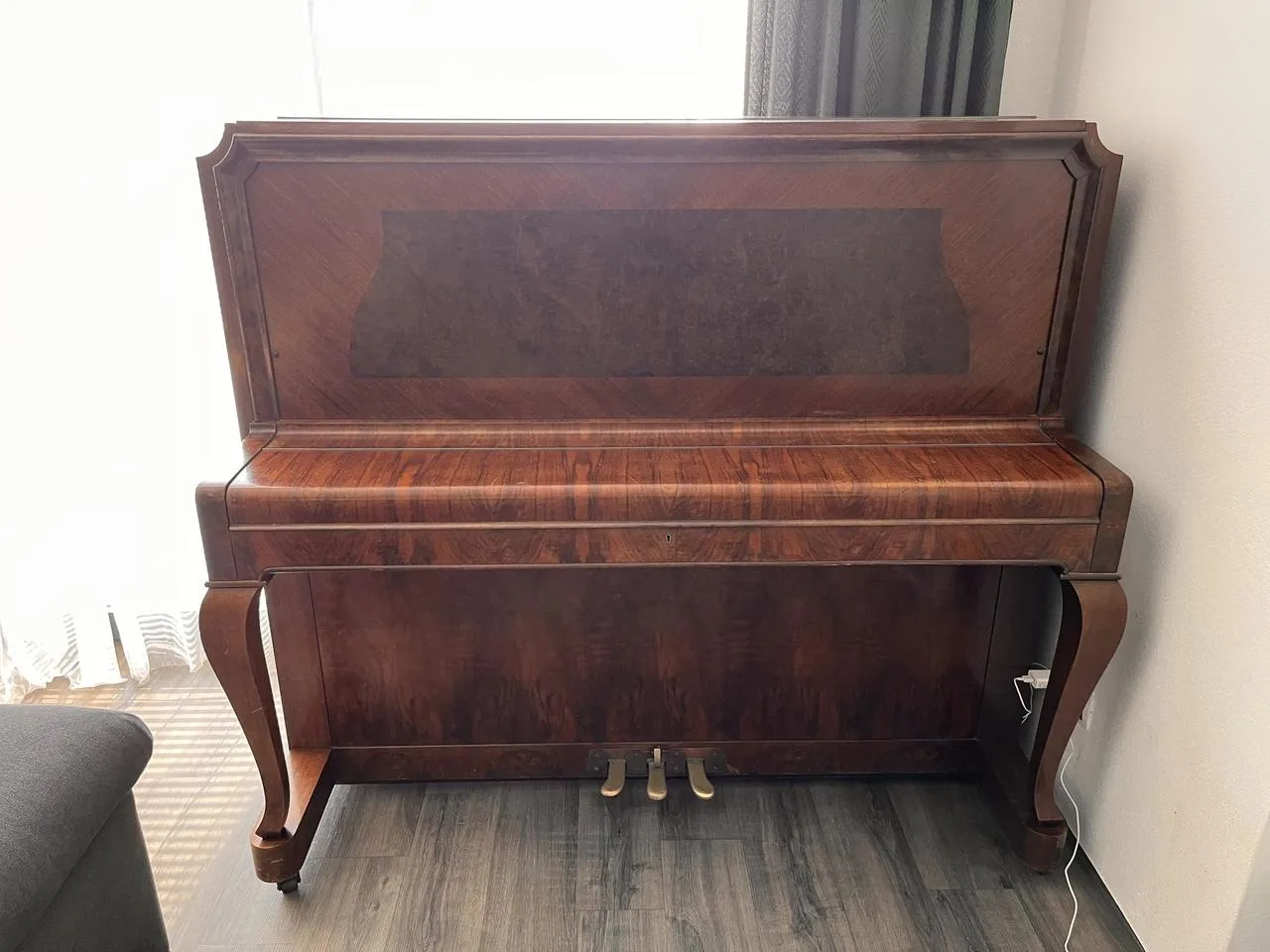 Pianino PETROF 133 cm – historický model 1936
