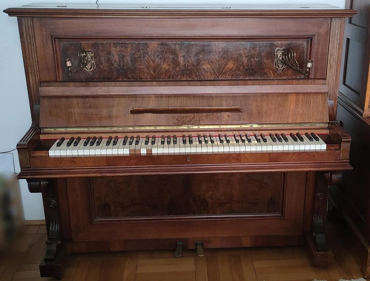 Piano Lhota