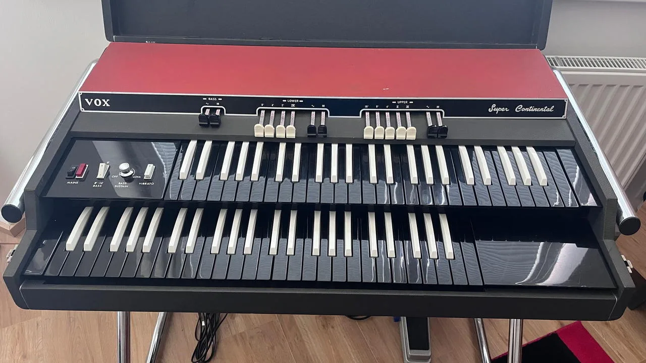 Vox Super Continental