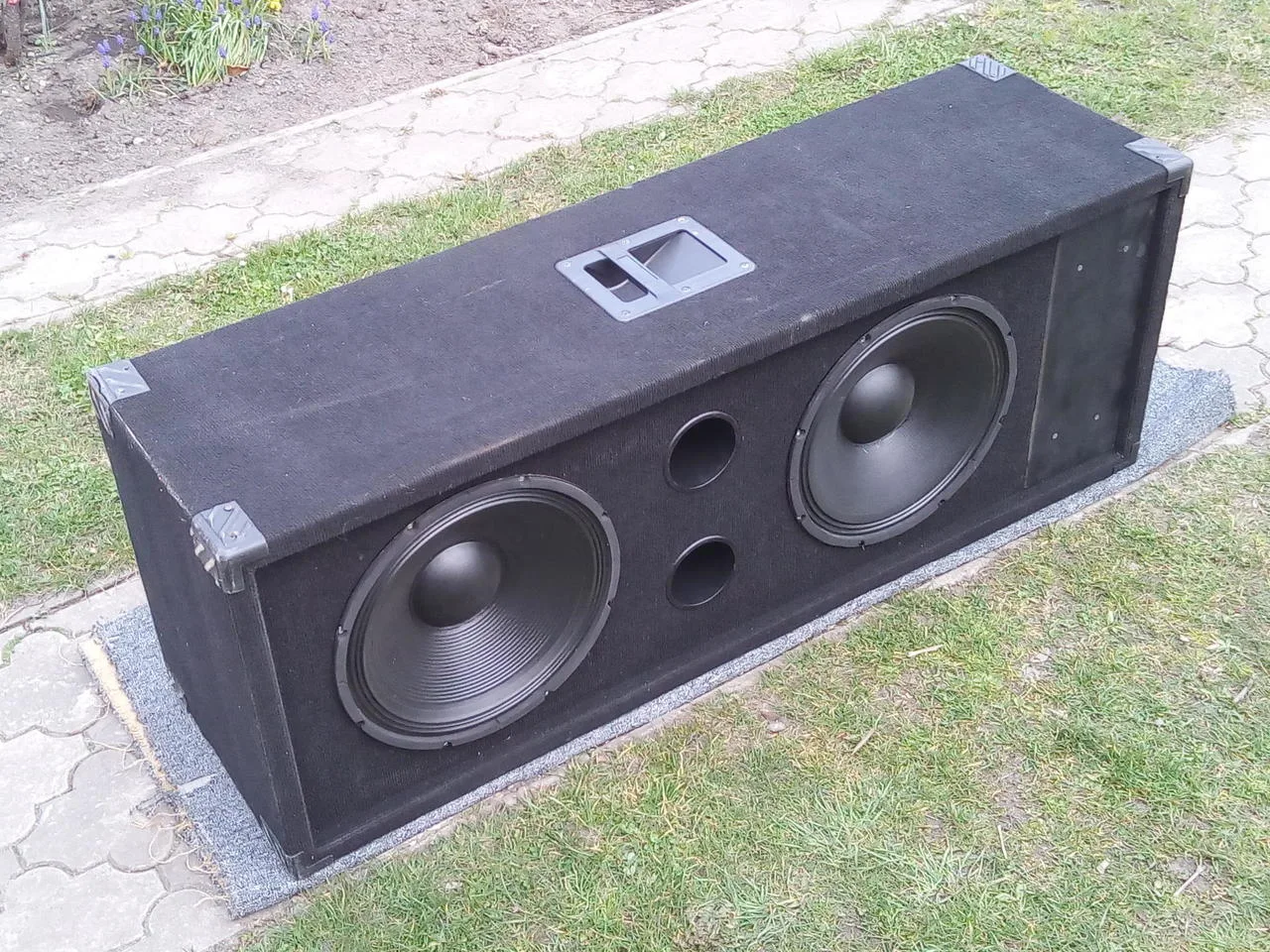 Basový box 2 x 15" repro, dohromady 4ohm 600W RMS 97dB
