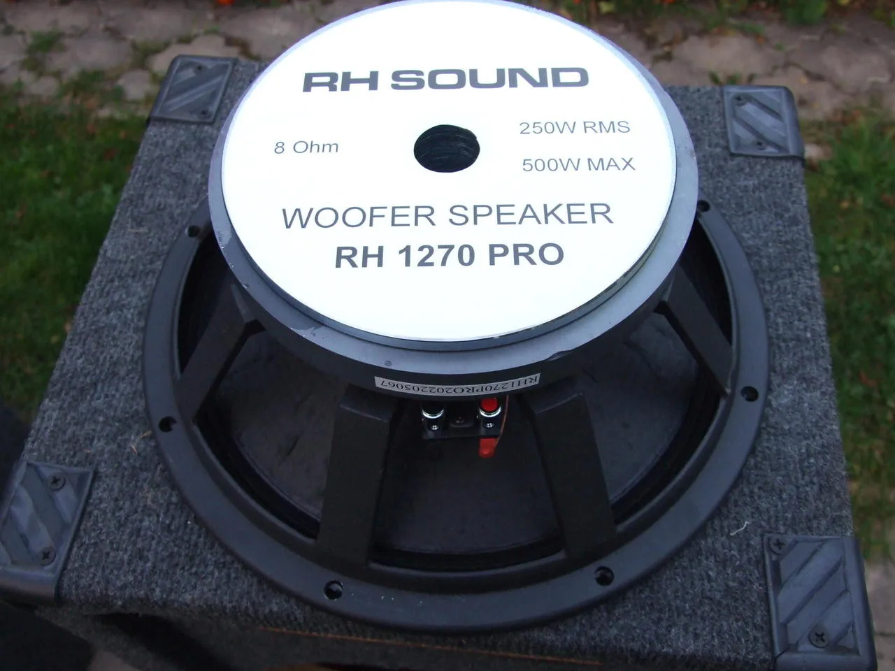 Nové středobasové 12" reproduktory 250 / 500 W