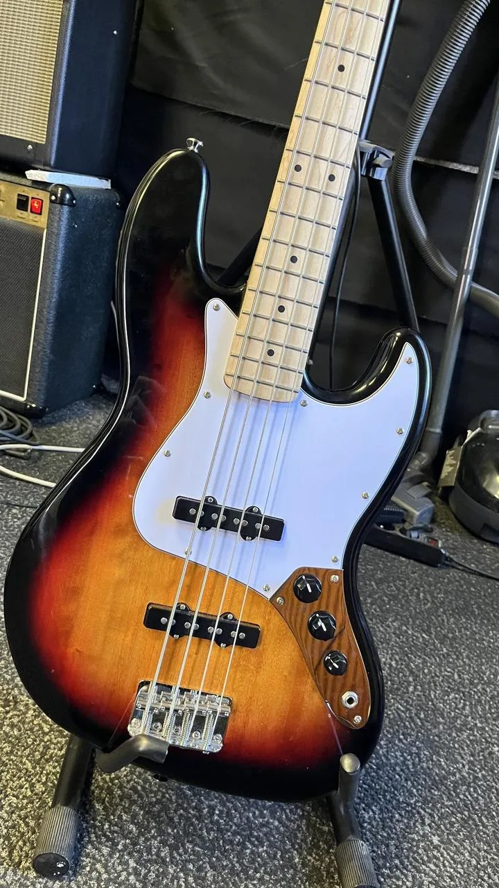 Squier Affinity Jazz Bass