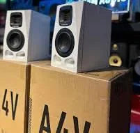 Adam Audio A4V studiové monitory - NOVÉ!