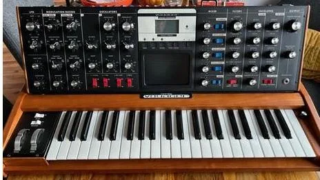 Moog Minimoog Voyager