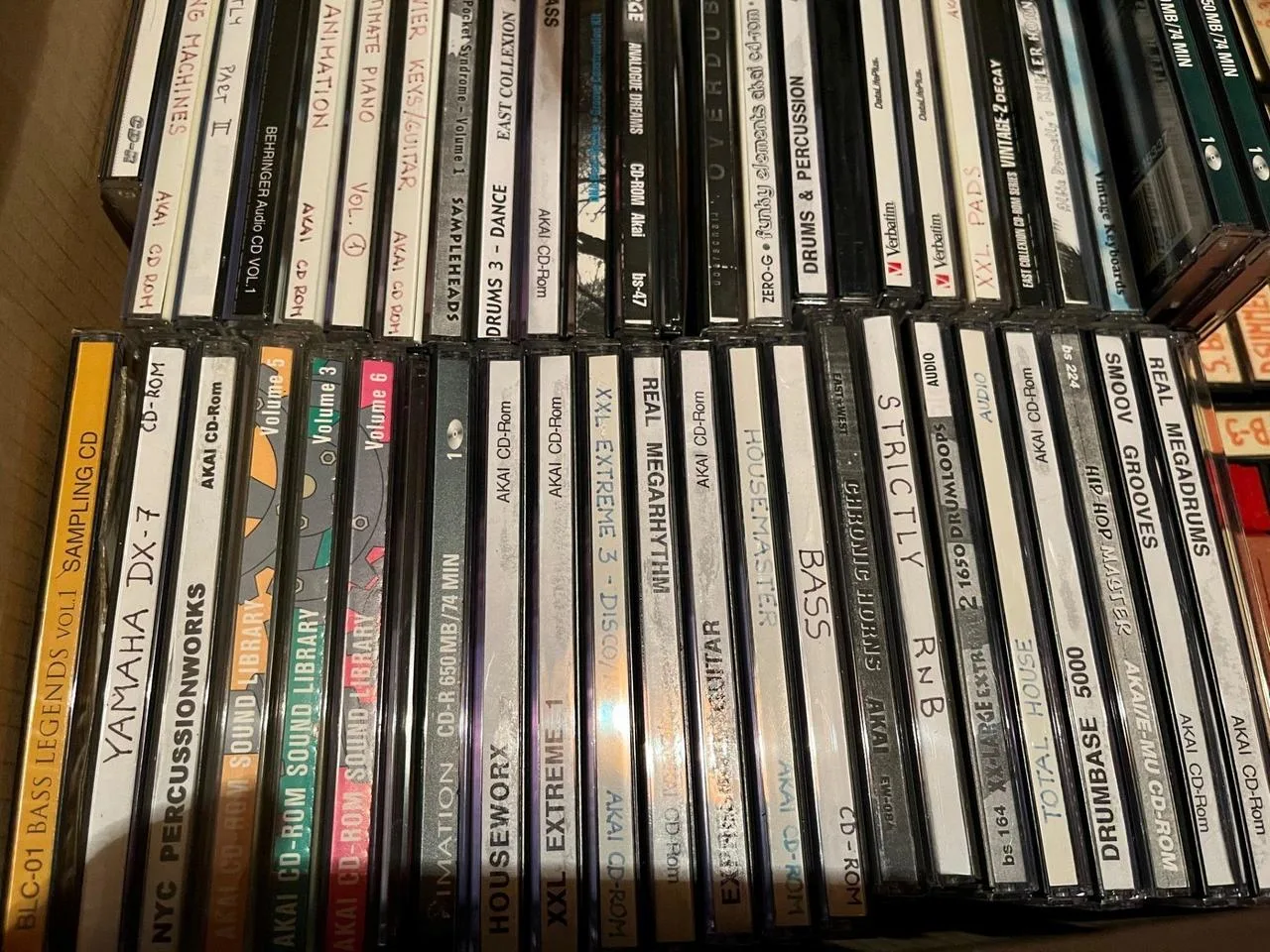 Sbírka sample CD pro samplery AKAI