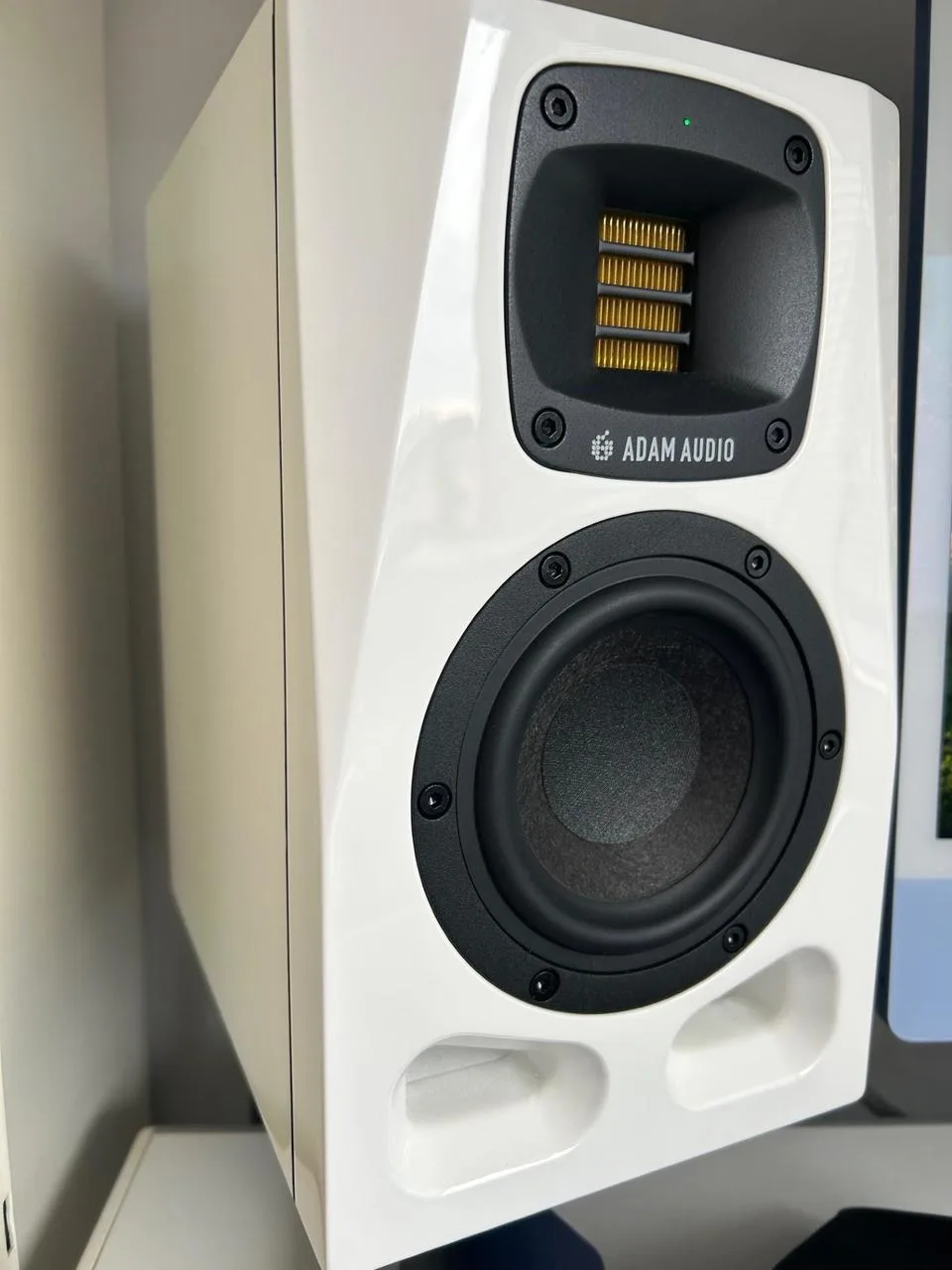 Adam Audio A4V - nové studiové monitory