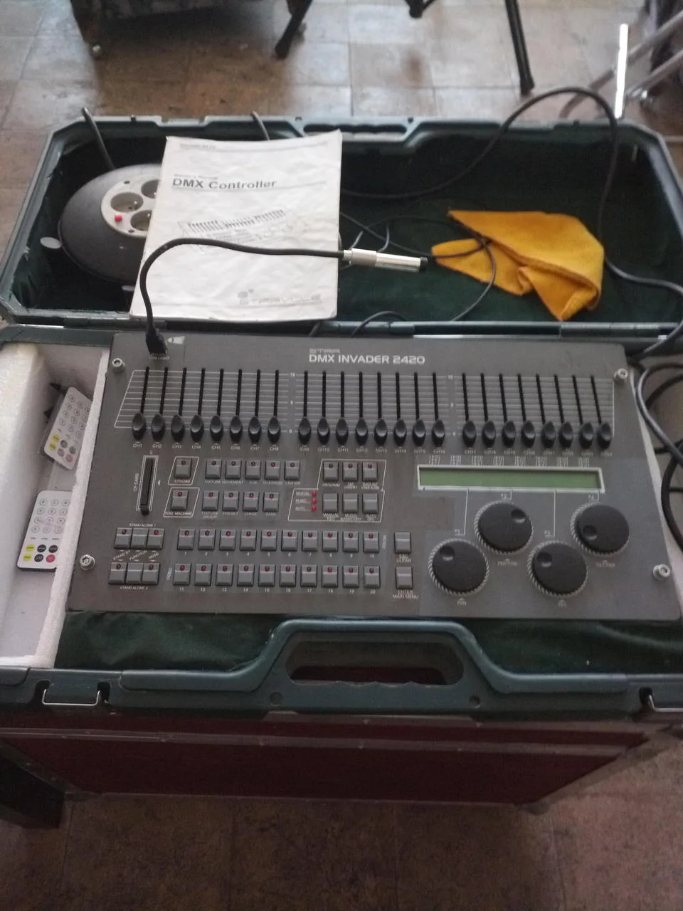 DMX controler Invade 2420