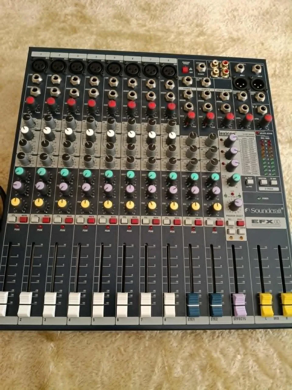Mixážní pult Soundcraft EFX 8