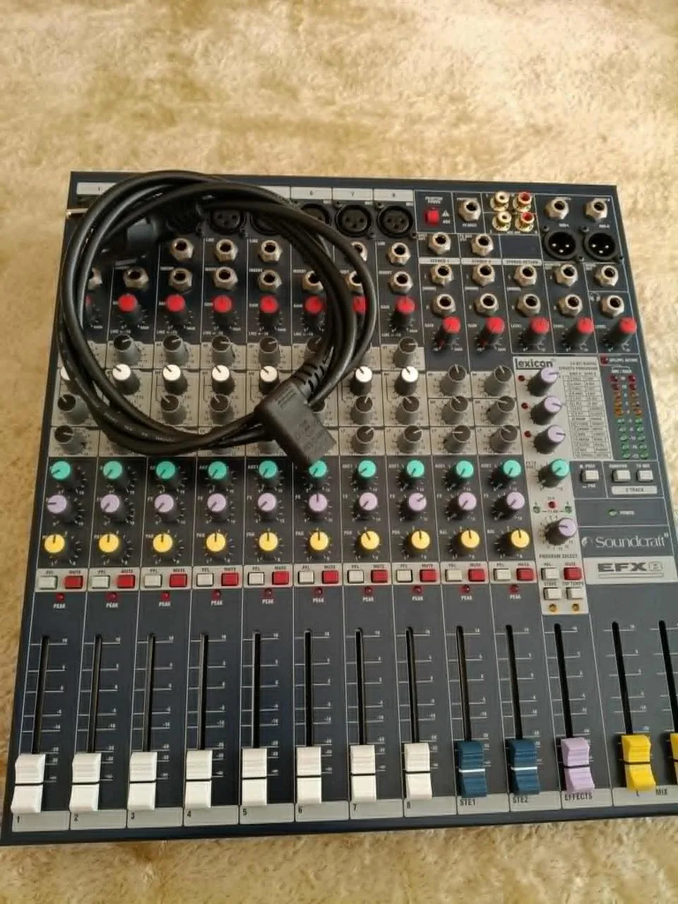 Mixážní pult Soundcraft EFX 8