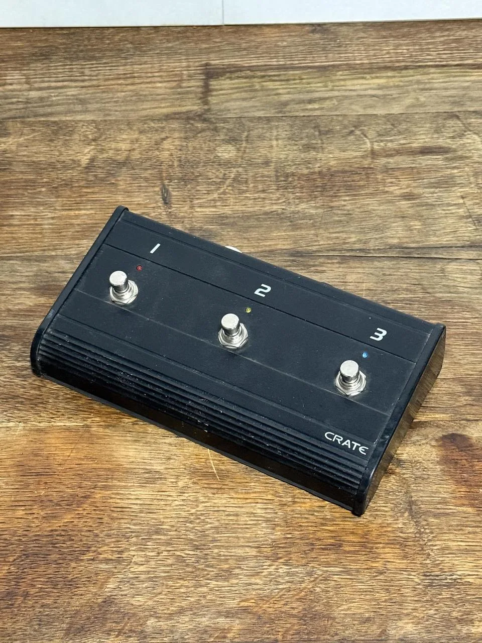 CRATE 3-Button Footswitch – Originální pedál k aparátům Crat