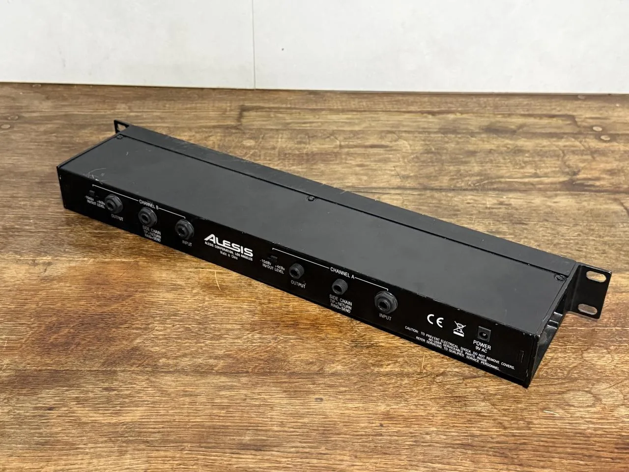 Alesis 3630 Compressor – Legenda French House zvuku