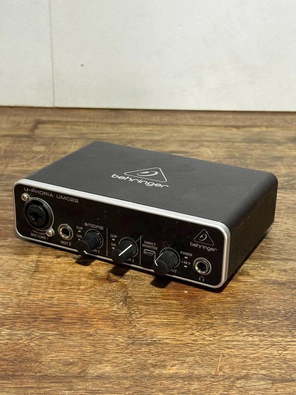 Behringer U-Phoria UMC22 – Kompaktní USB zvukovka