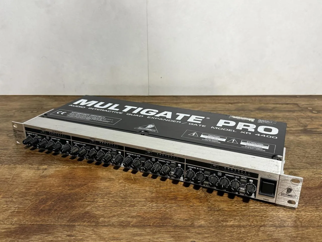 Behringer Multigate Pro XR4400 – 4kanálový špičkový Expander