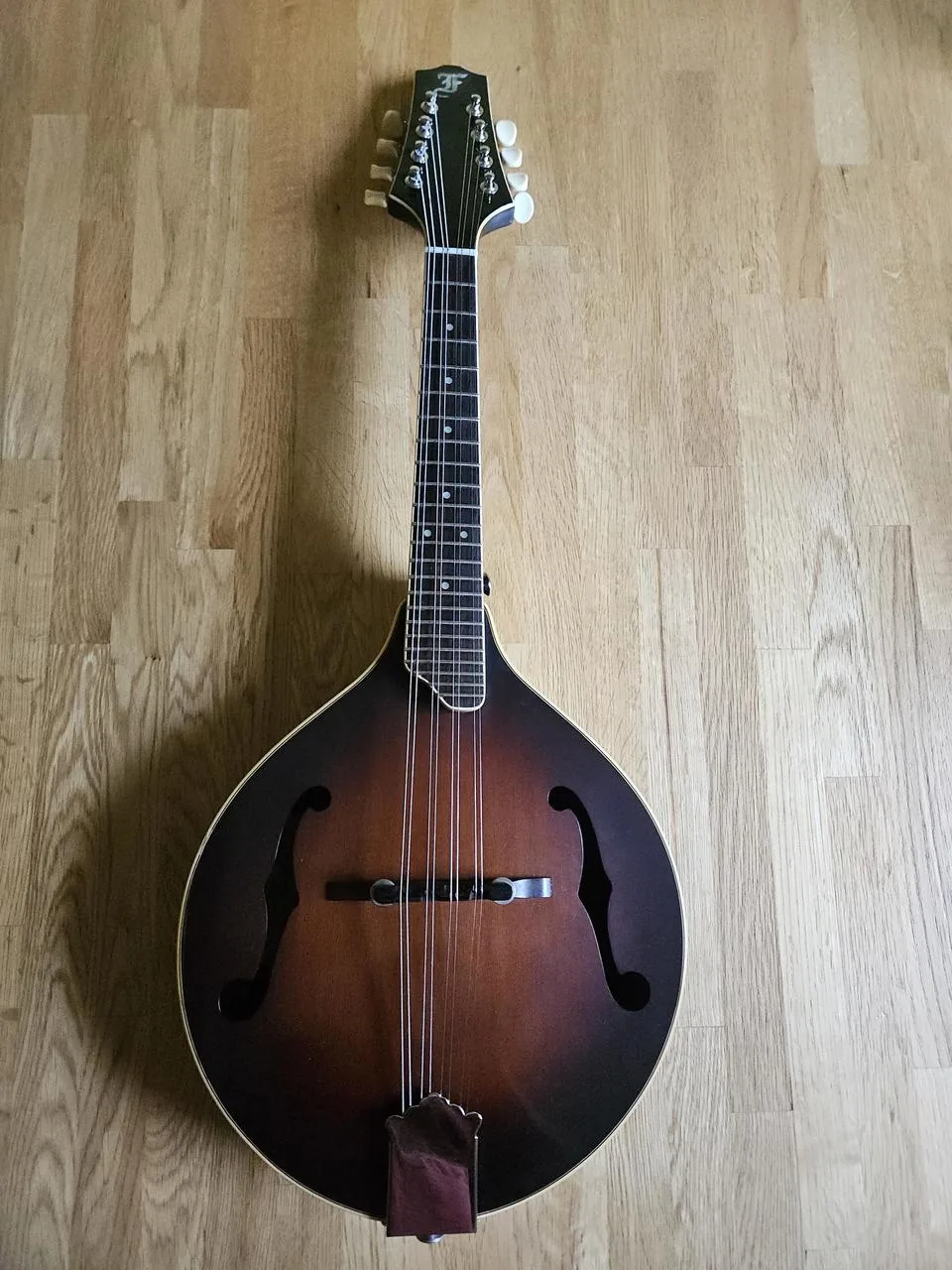 Celomasivní mandolína FURCH Ma-2 typ A