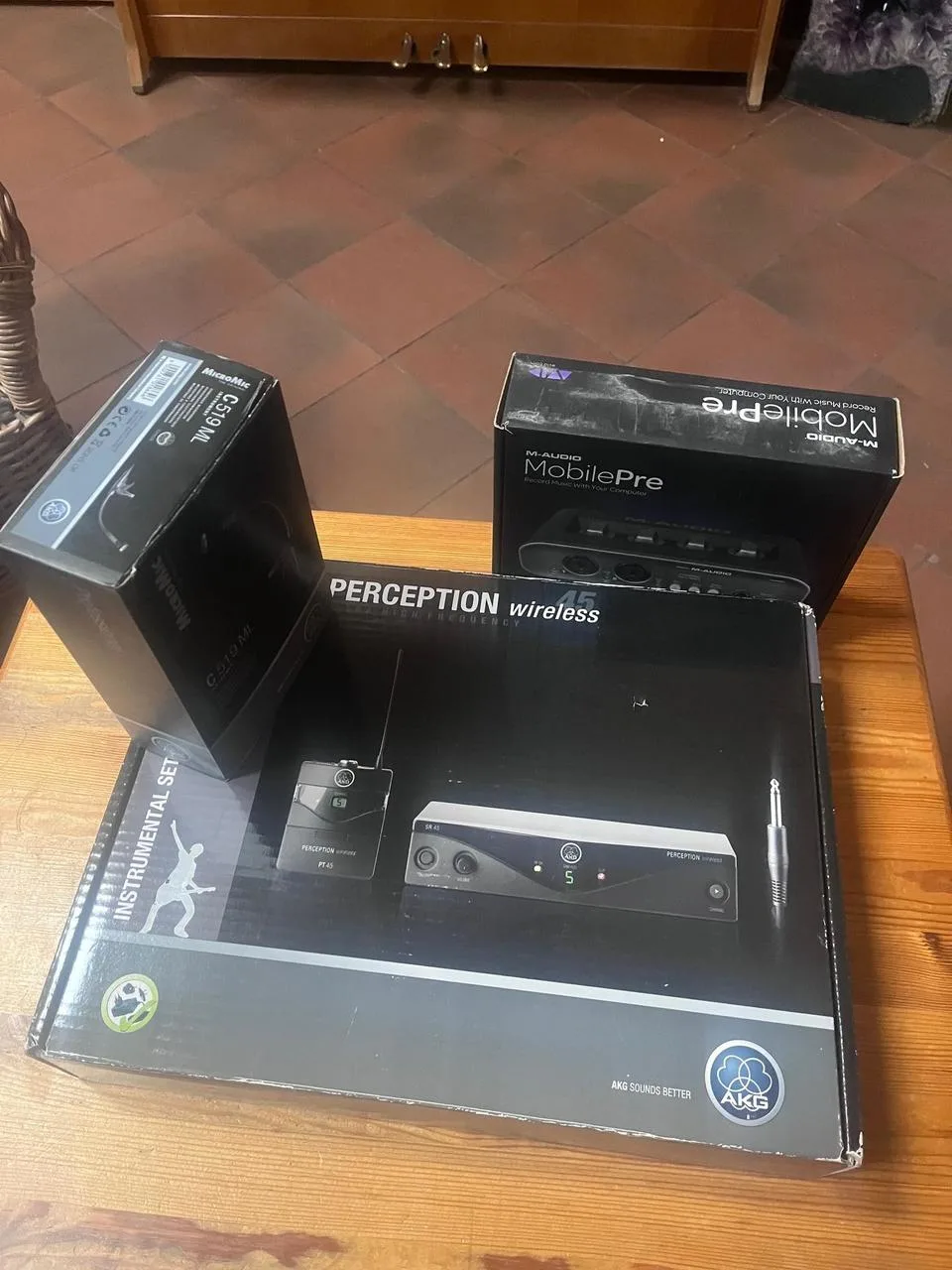 bezdrátová sestava : AKG Perception Wireless 45 + C519 ML