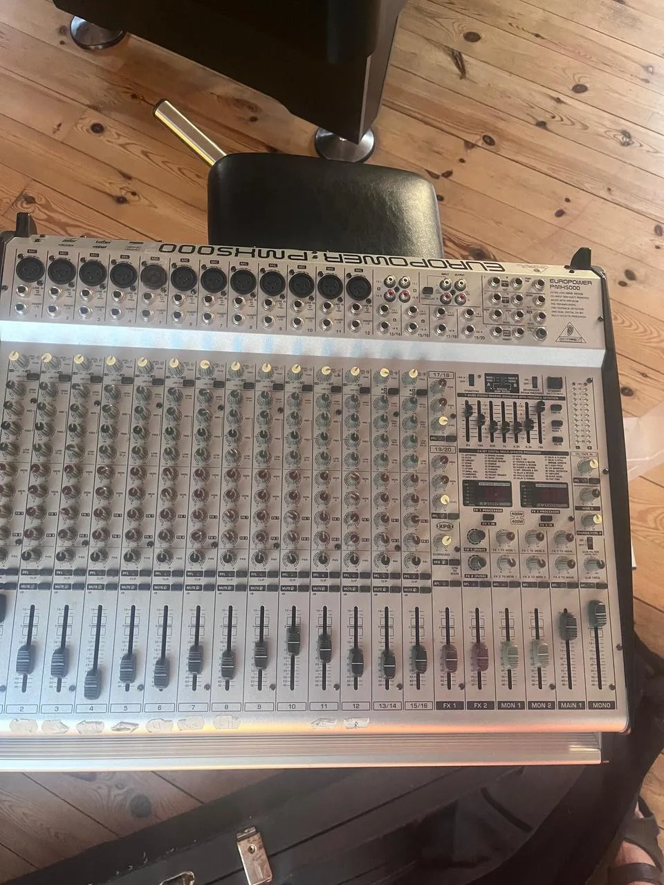 Sestava PowerMix Behringer EUROPOWER PMH5000+Repro EUROLIVE
