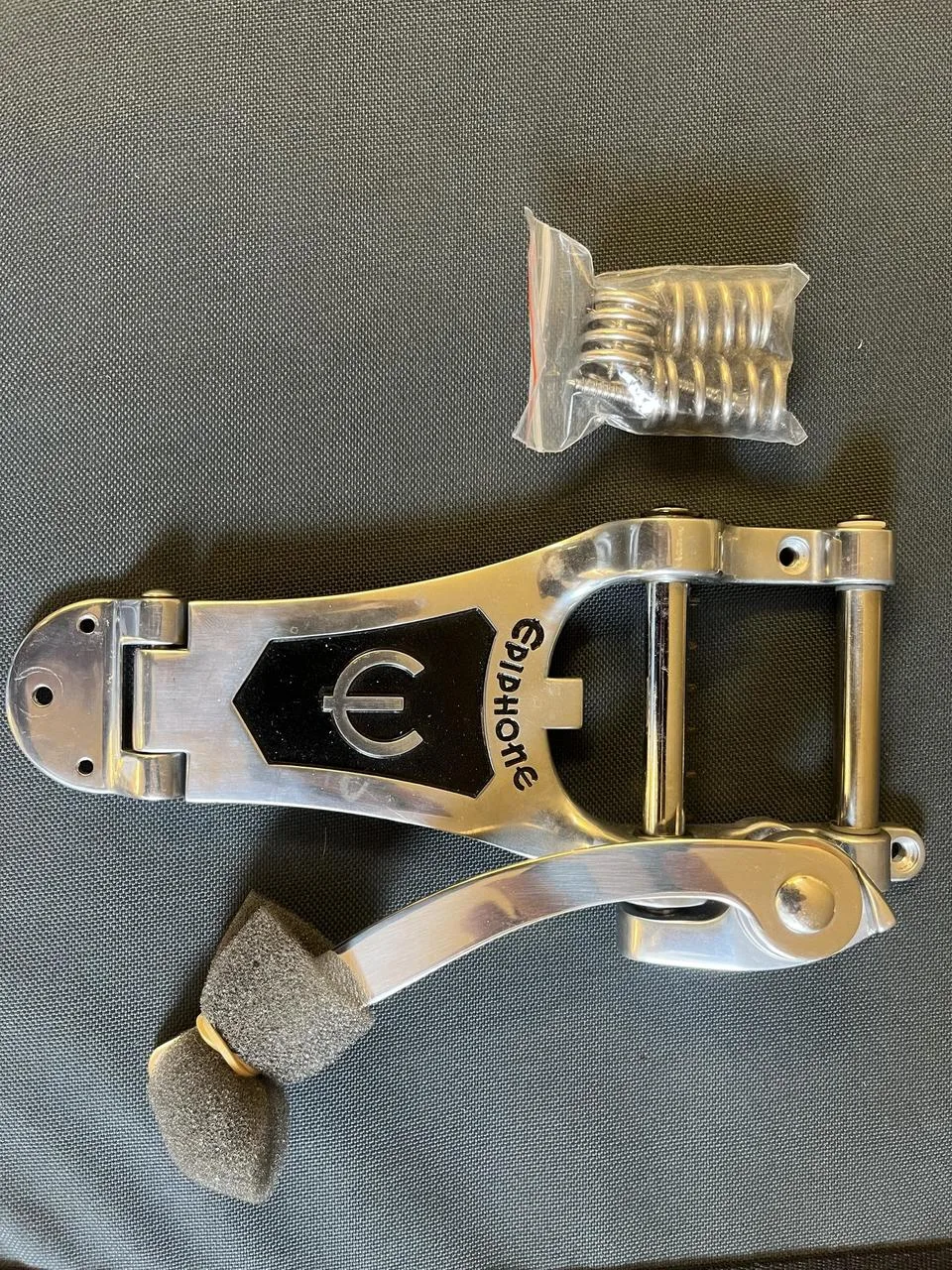 Epiphone bigsby tremolo