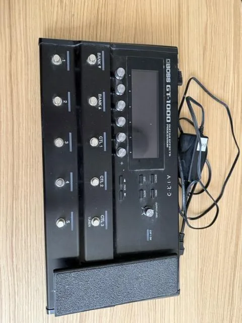 BOSS GT-1000