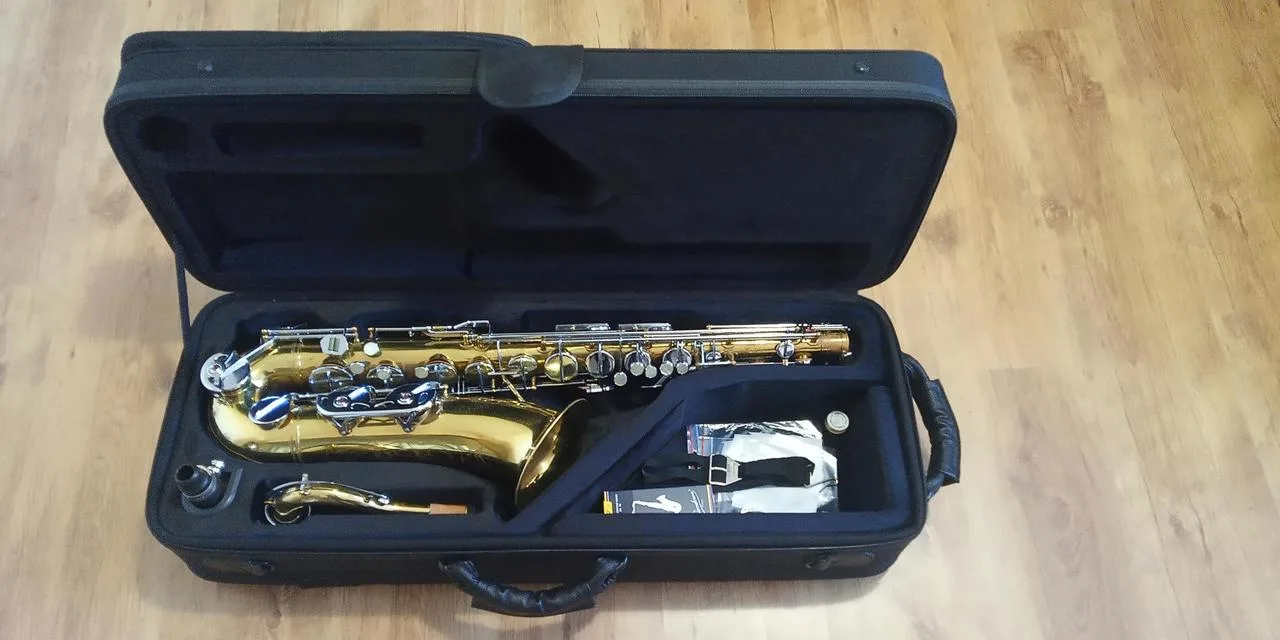 Tenor sax. Amati, Slevněno z původních 17.000 na 13.500 kč