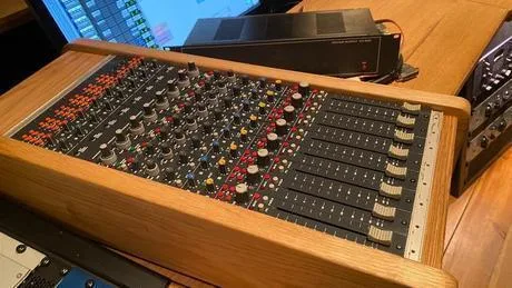 Studer 963 (Api,Neve,SSL,Chandler)