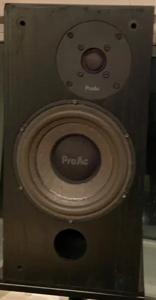 Pár studiových monitorů ProAc 100