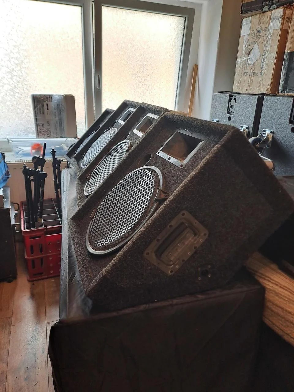 4x odposlech 12"+1" 300w