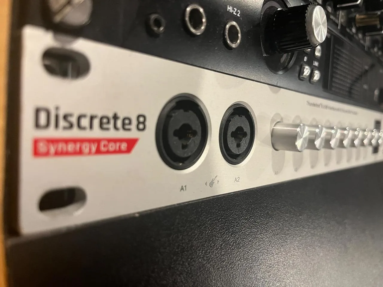 Antelope Audio Discrete 8 Synergy Core + Profi Pluginy