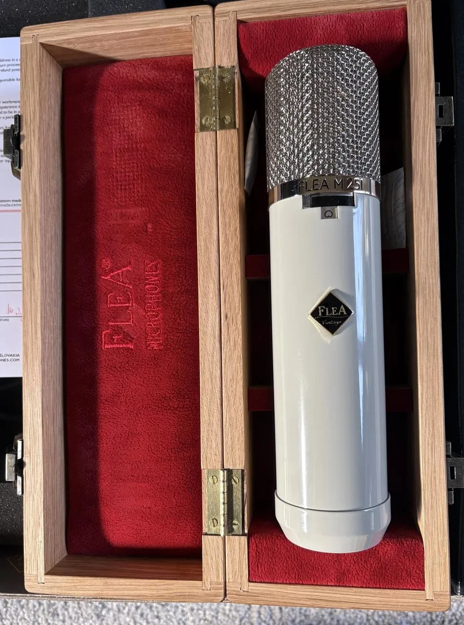 Flea ELA M251