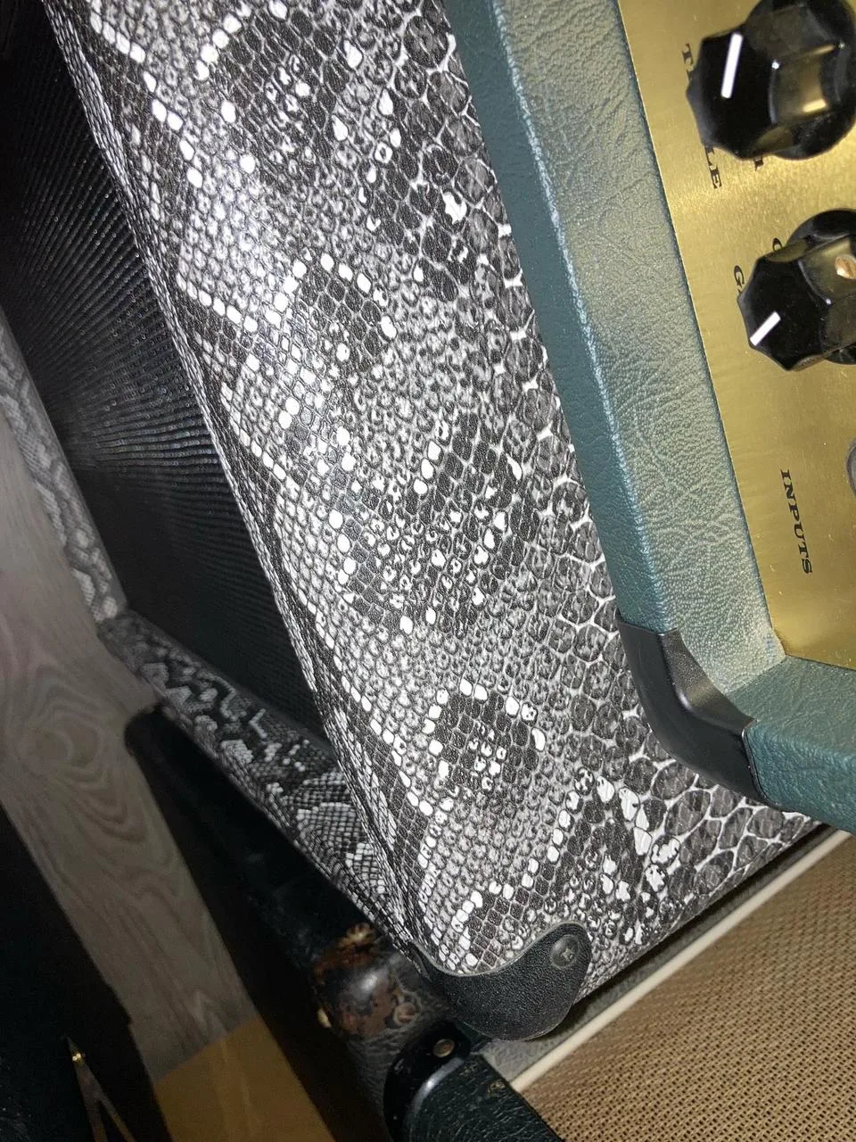 HardBox Vintager 212XL