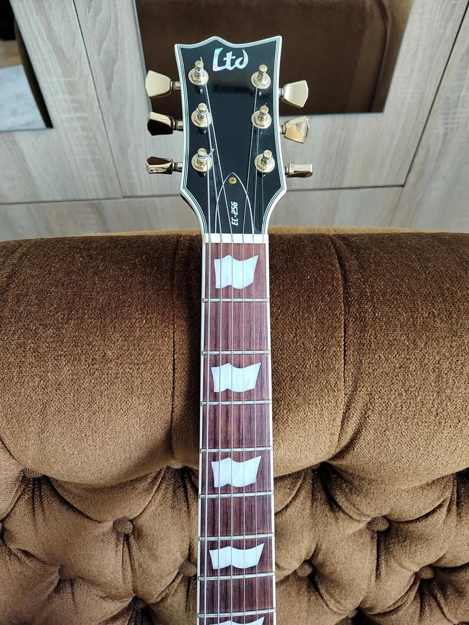 LTD ESP EC256 Black - stav nové