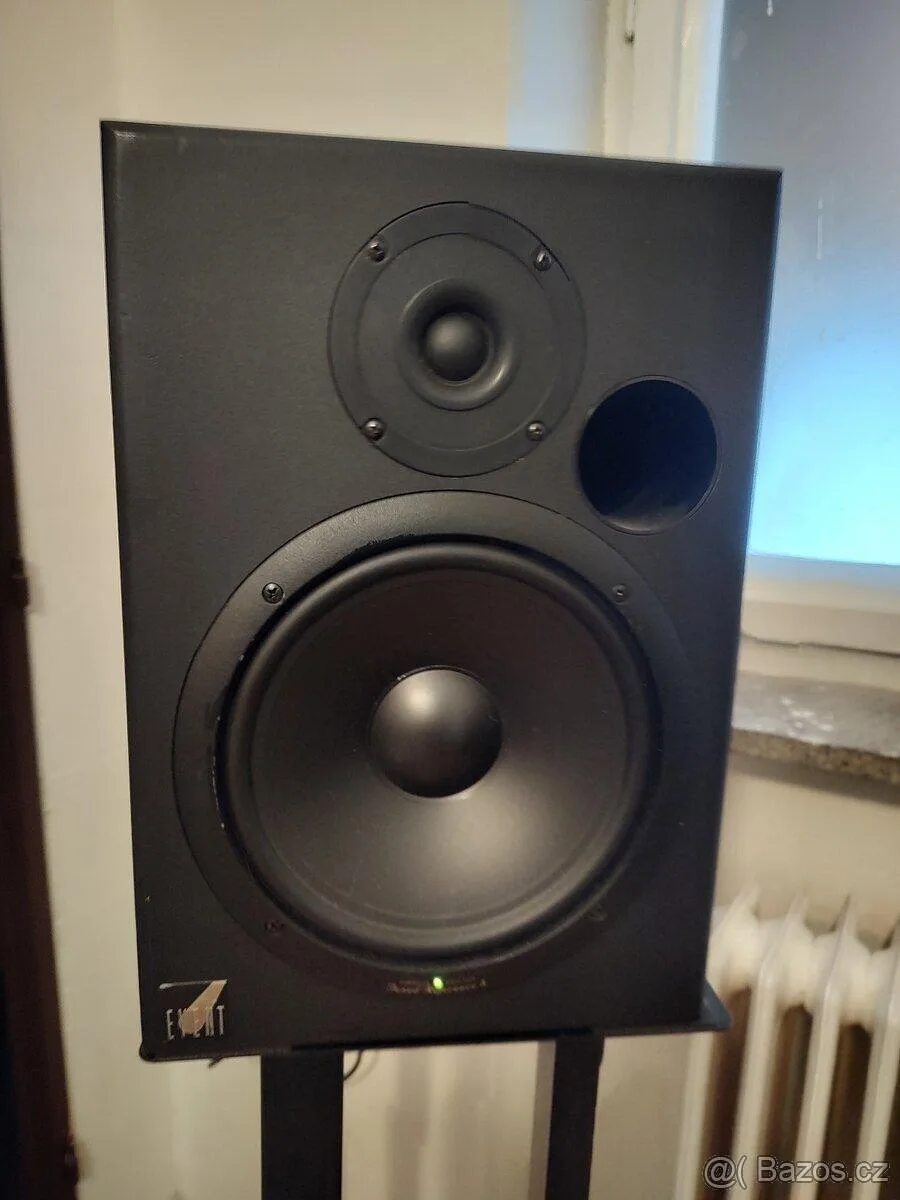 Event TR8e - studiový monitor jeden kus