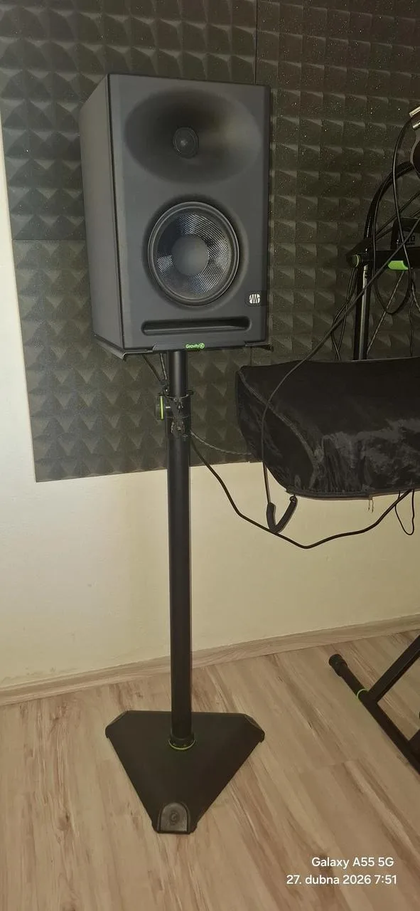 Gravity SP 3202+ PreSonus ERIS E7 XT