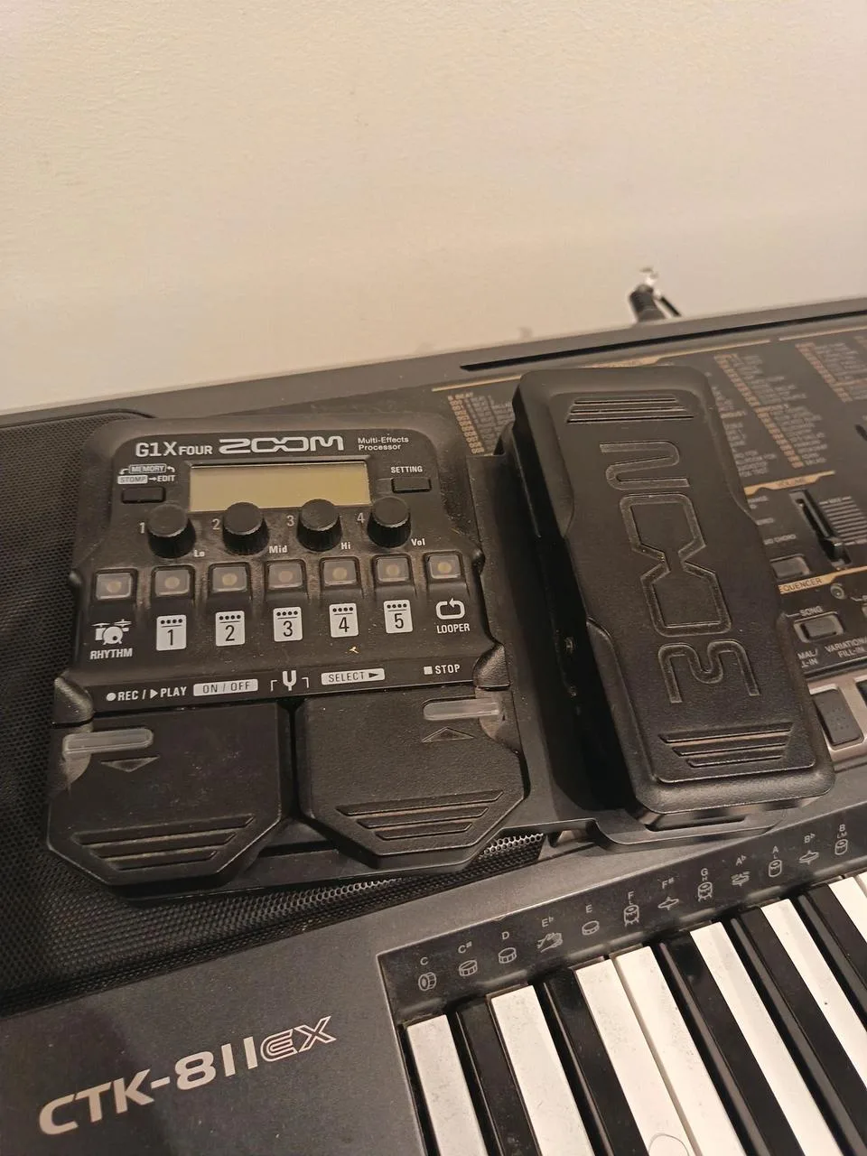 Zoom G1X Four
