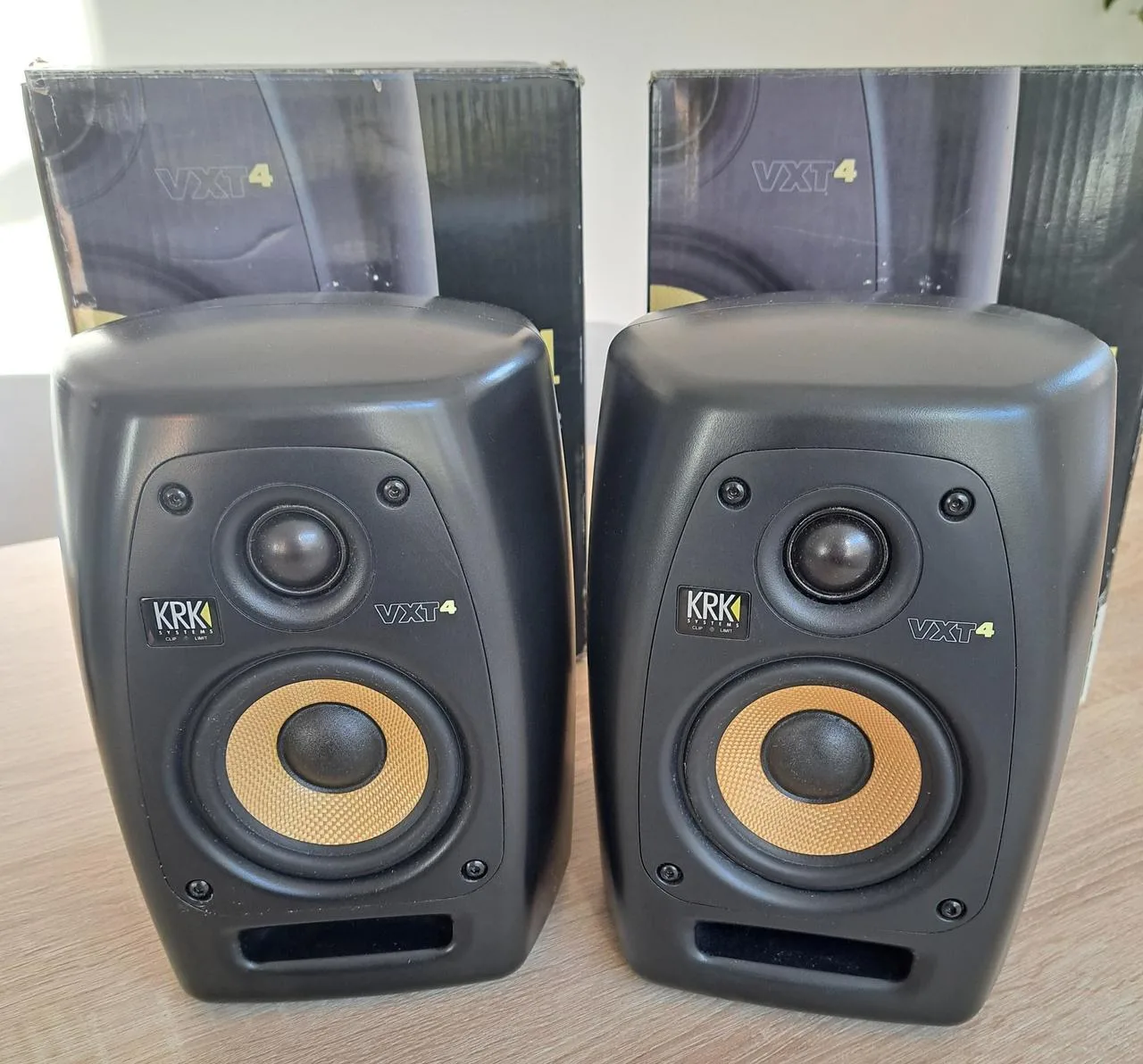 Prodám studiové monitory KRK VXT 4