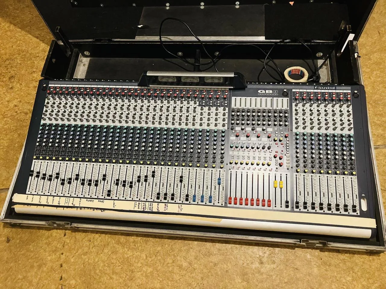 Soundcraft GB8 - 32 (Canada žádná China!)