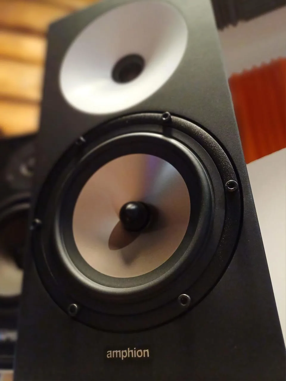 AMPHION ONE 18
