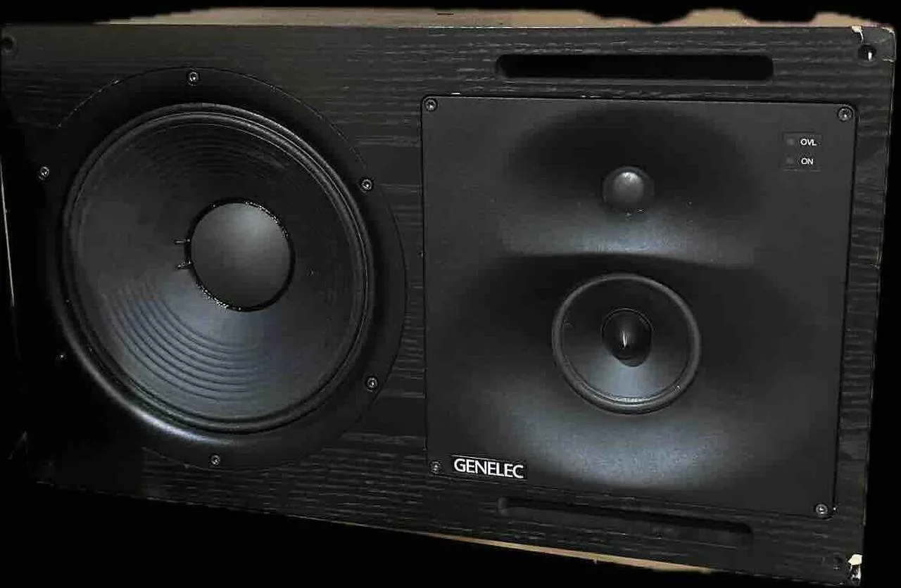Prodám Genelec 1037B Tri-Amplified Monitors (Pair)