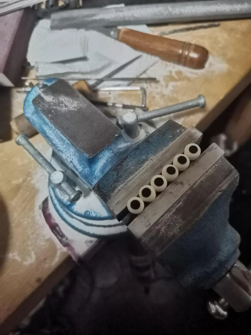 Kostěné kolíčky s ebenovou tečkou 5,5mm