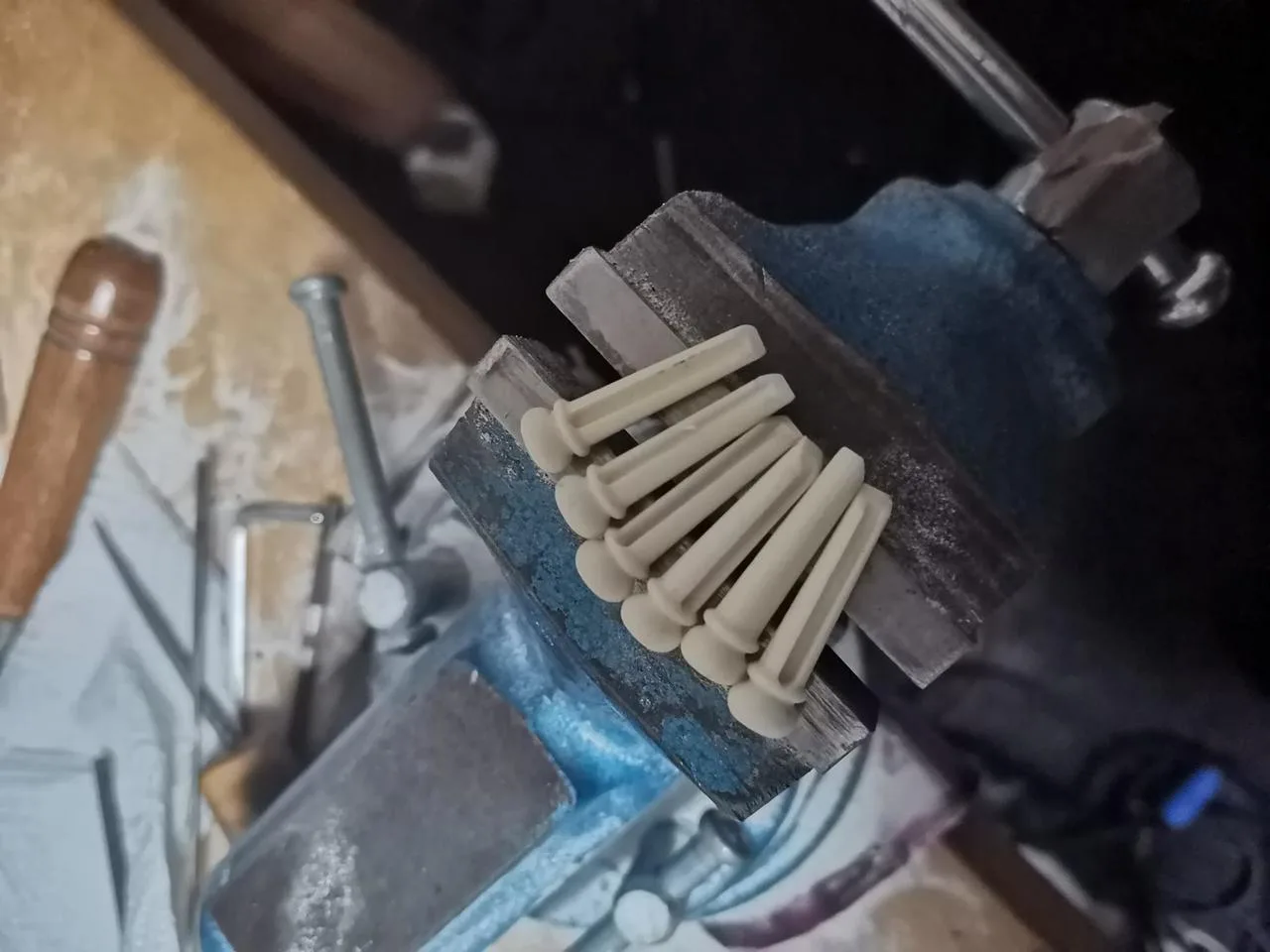 Kostěné kolíčky s ebenovou tečkou 5,5mm