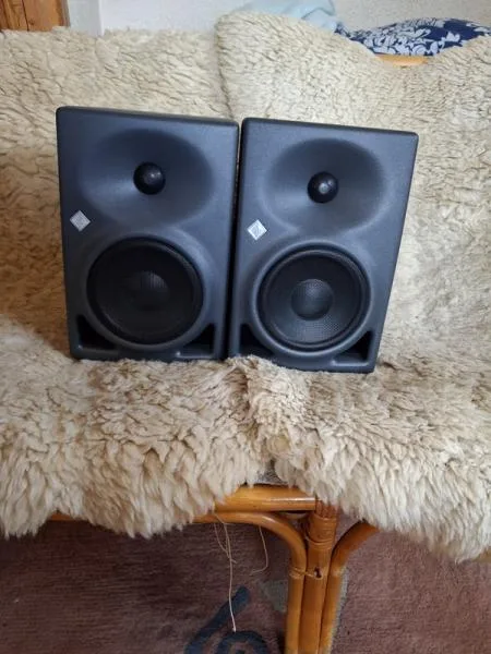 Neumann KH 120AG TOP stav!