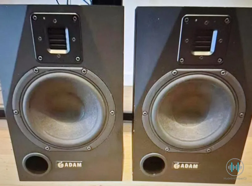 Adam audio P11