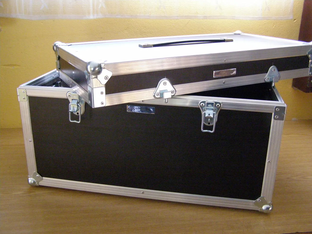 Prodám case